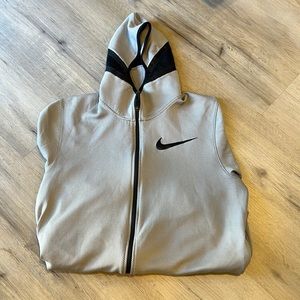 Nike (Dri-Fit) basketball hoodie